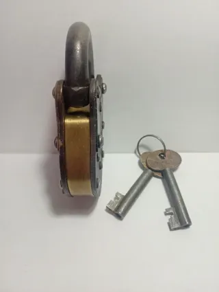 Antiguo candado inglés 1820 con llaves