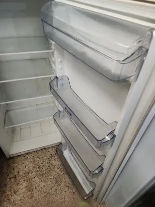 Nevera Svan SV160 Clase A funcionando muy bien