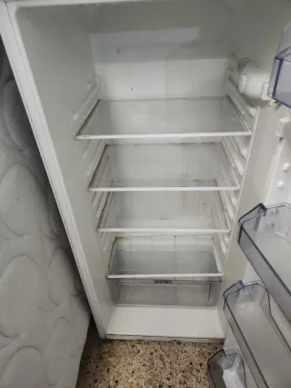 Nevera Svan SV160 Clase A funcionando muy bien