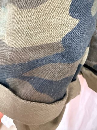 Peto corto estampado militar