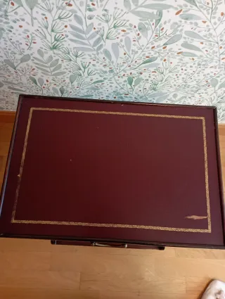 URGE Mesa auxiliar de madera con cajón a Restaurar