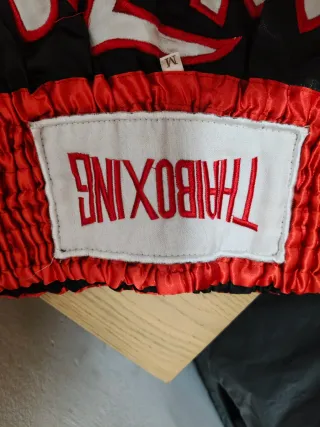 Pantalones Muay Thai Negros y Rojos