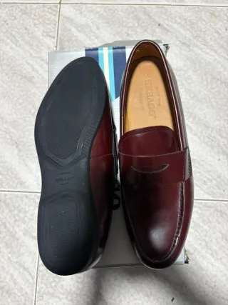 Mocasines Sebago Granate EU 42 en caja.