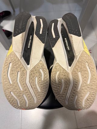 New Balance Supercomp Trainer V4 Beige/Naranja