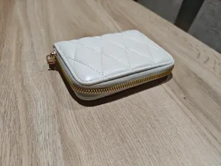 Cartera polipiel blanca acolchada cremallera