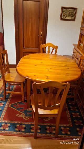 Mesa redonda madera con 4 sillas
