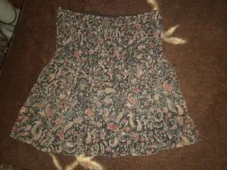 Mini falda estampada con volantes