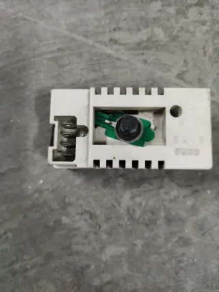 Reloj Digital Peugeot 205