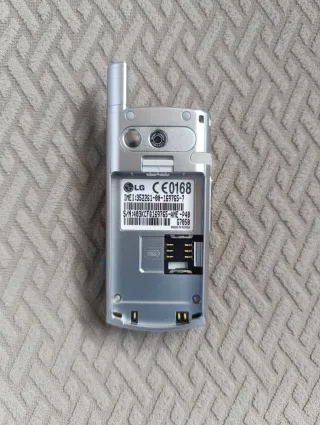 Teléfono Móvil LG G7050 Slide-Down