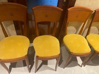 Mesa extensible y 6 sillas madera