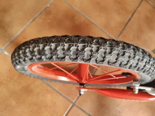 Bicicleta infantil roja Cars