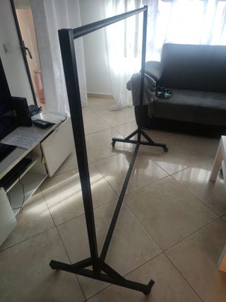 Perchero Metálico Negro Alto 1.60m