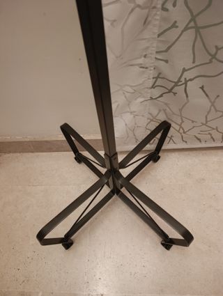 (1)Perchero de pie de Hierro IKEA