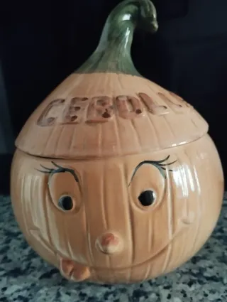 Cebollero de cerámica con tapa