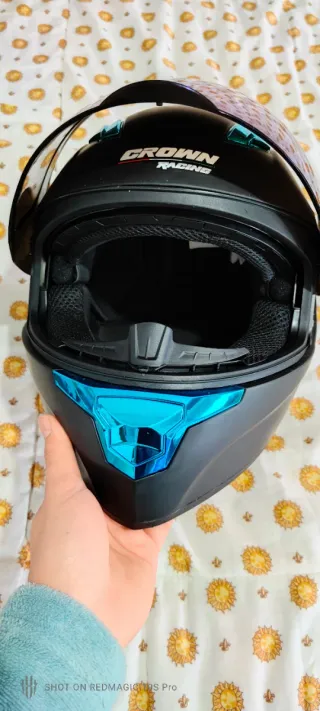 Casco de moto negro
