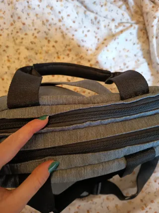 Maletín gris y negro, funda portatil