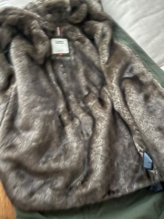 Chaqueta Tommy Jeans verde militar con capucha