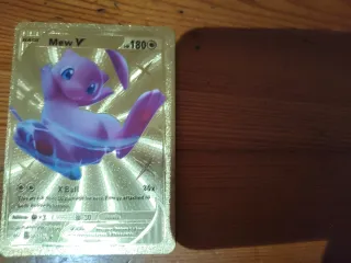 Carta Pokémon Mew V Dorada