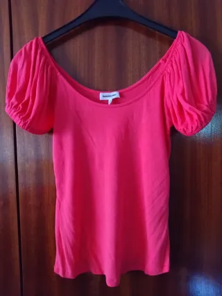 T-shirt mangas bufantes