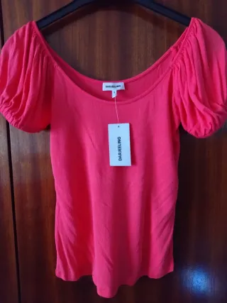 T-shirt mangas bufantes