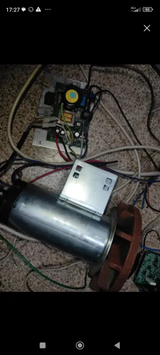 Riparazione di schede elettroniche per lavatrici, frigoriferi e altro