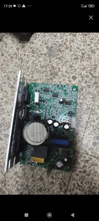 Riparazione di schede elettroniche per lavatrici, frigoriferi e altro