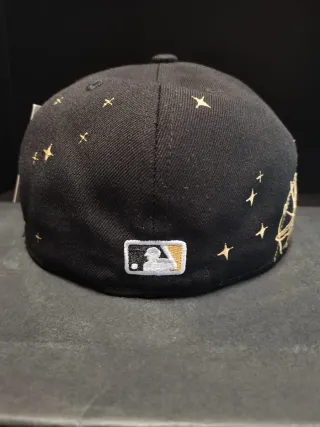 Gorra New Era 59Fifty Negra y Dorada Talla 7.1/4