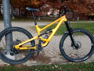 YT Capra Mullet Carbon 2023 talla M