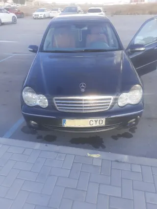 Mercedes-Benz Clase C 2004