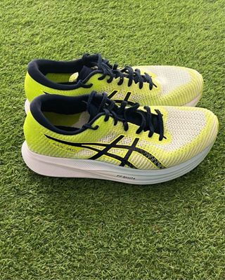 Zapatillas ASICS Magic Speed 2 Talla 43.5 impoluta