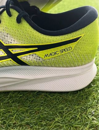 Zapatillas ASICS Magic Speed 2 Talla 43.5 impoluta