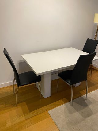 Mesa de comedor blanca moderna