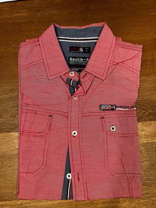 Camisa de manga corta roja