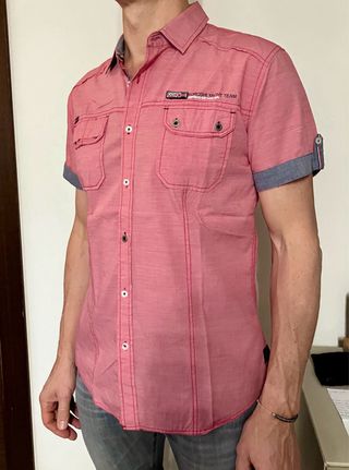 Camisa de manga corta roja