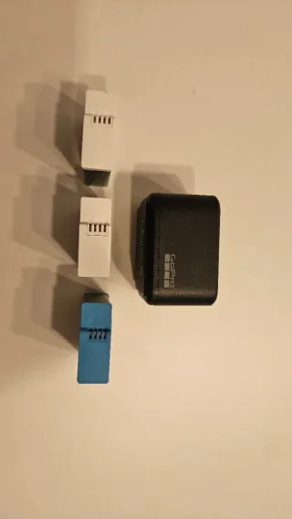 Caricatore dual Gopro + 3 batterie (Hero 9,10,11,12)