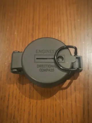 Brújula senderismo verde oliva