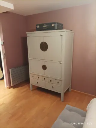 Mueble estilo oriental azul claro. 180x116x60