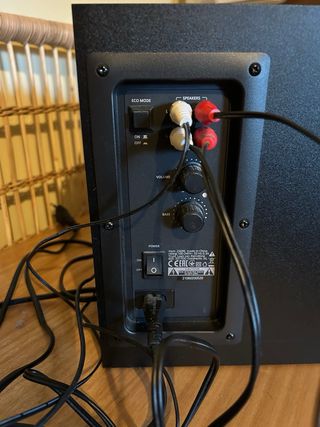 Altavoces Trust Yuri