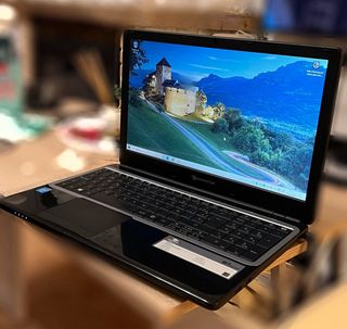 Packard Bell EasyNote TE69BM Portátil
