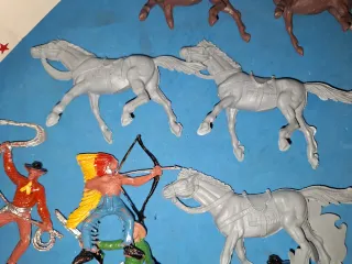 Falomir Indios  Vaqueros Figuras Decoradas 70s