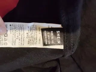 Vestido negro con top en la parte de arriba