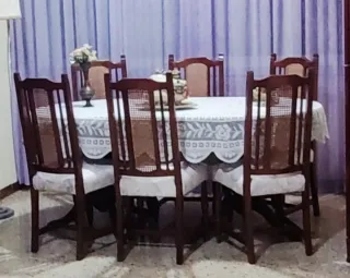 Mesa extensible y 6 sillas de comedor