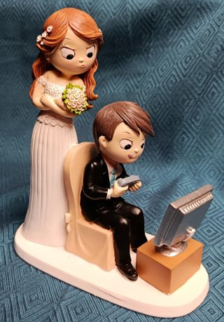 Figura Novios Boda con Niño