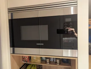 Microondas Integrable Samsung MG22M8074 estropeado