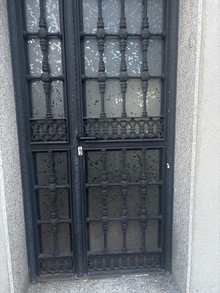 Puertas (2) hierro forjado negra