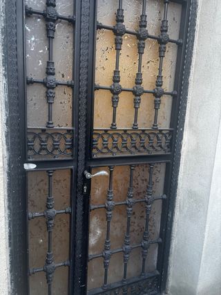 Puertas (2) hierro forjado negra