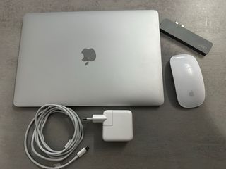 MacBook Air 13” Intel i5 – COMO NUEVO + pack compl