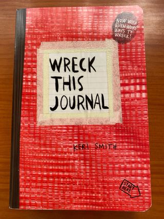 2 libros de Wreck This Journal: Keri Smith.