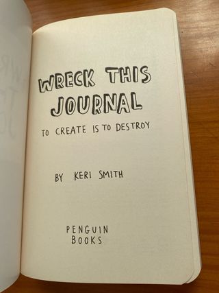 2 libros de Wreck This Journal: Keri Smith.