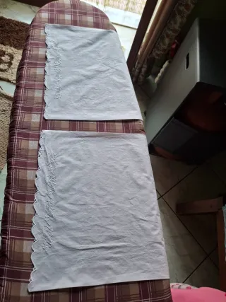 2 tendine antiche ricamate a mano